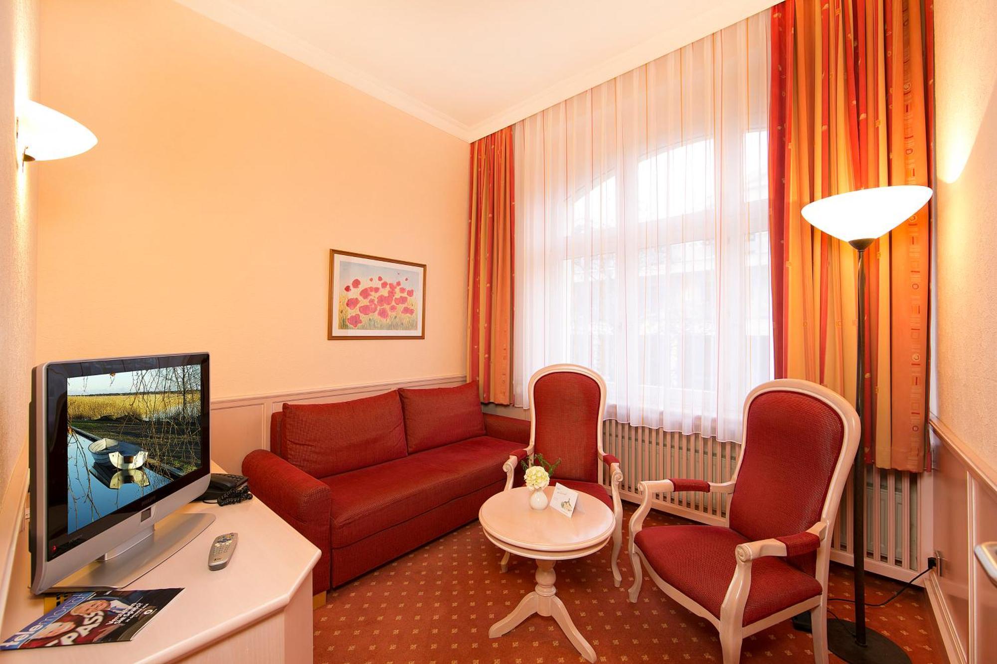 Hotel Duenenschloss Mit Private Spa Zinnowitz Bagian luar foto