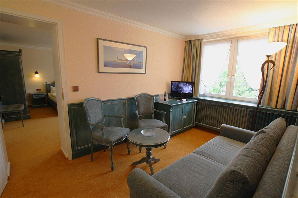 Hotel Duenenschloss Mit Private Spa Zinnowitz Bagian luar foto