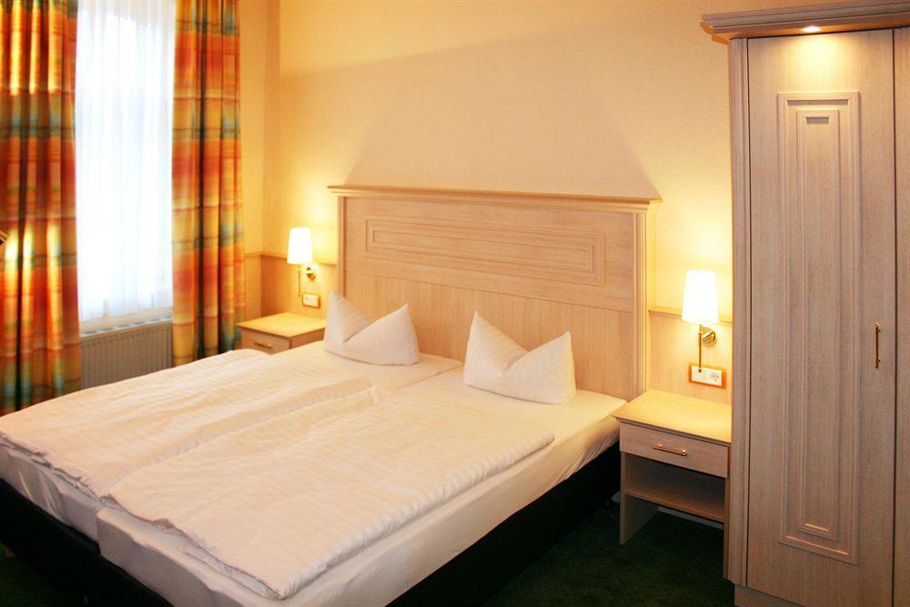 Hotel Duenenschloss Mit Private Spa Zinnowitz Bagian luar foto