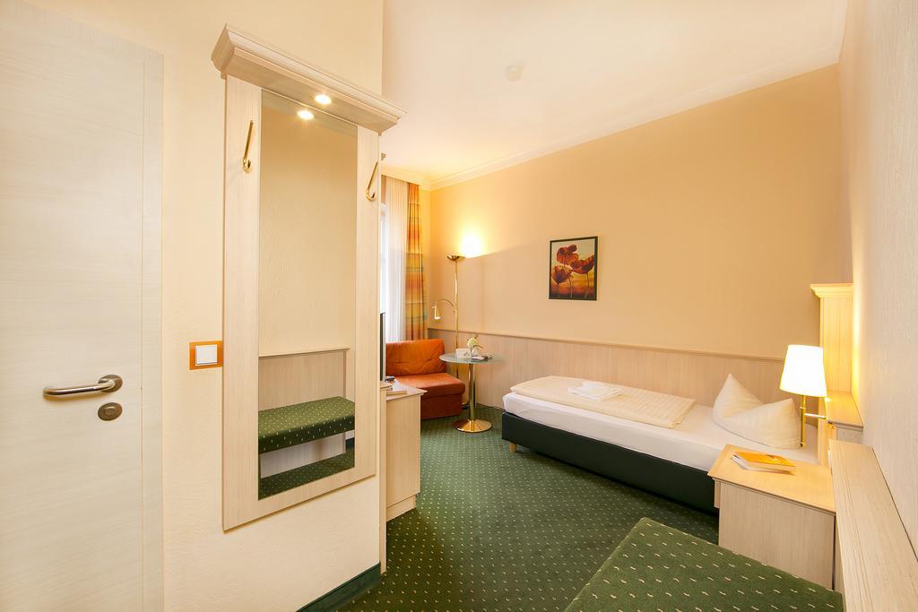 Hotel Duenenschloss Mit Private Spa Zinnowitz Ruang foto
