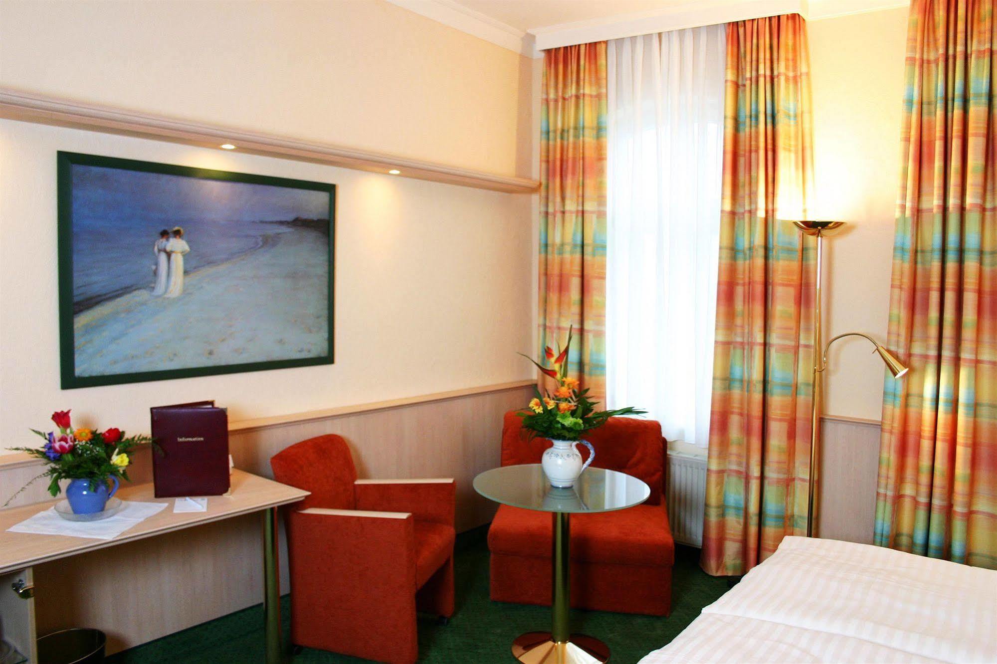 Hotel Duenenschloss Mit Private Spa Zinnowitz Bagian luar foto