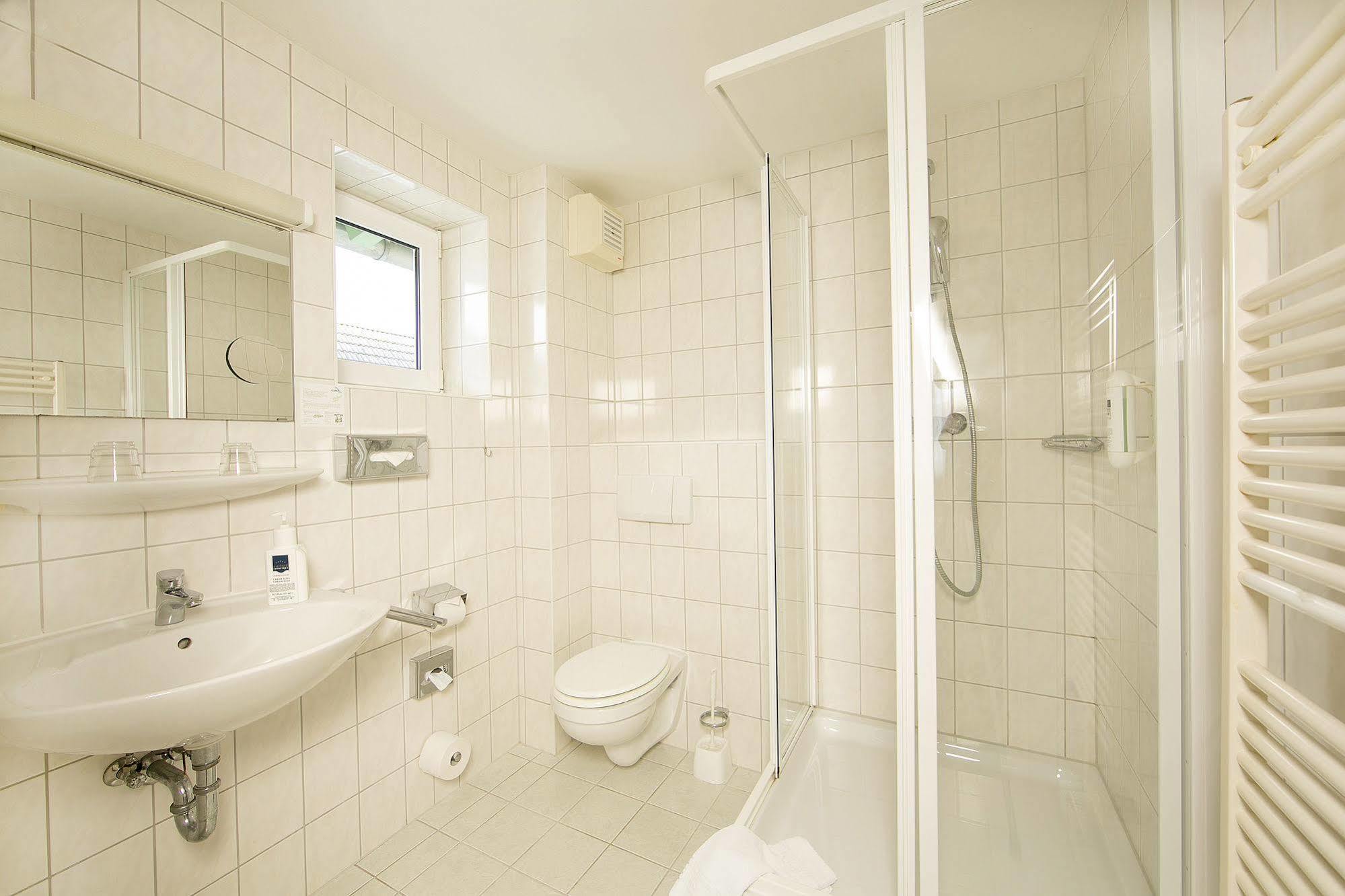 Hotel Duenenschloss Mit Private Spa Zinnowitz Bagian luar foto