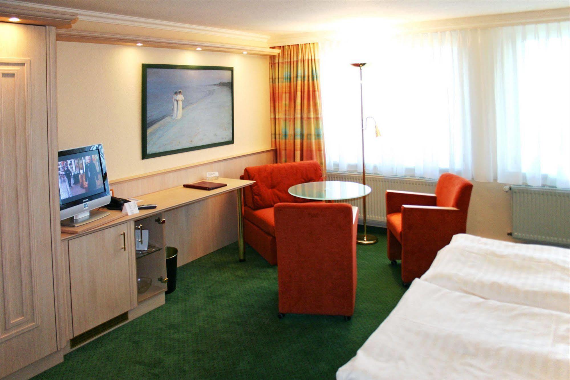 Hotel Duenenschloss Mit Private Spa Zinnowitz Bagian luar foto
