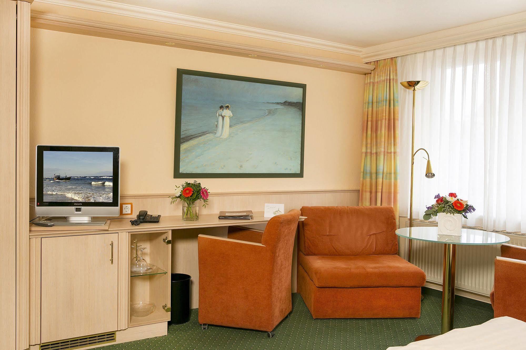 Hotel Duenenschloss Mit Private Spa Zinnowitz Bagian luar foto