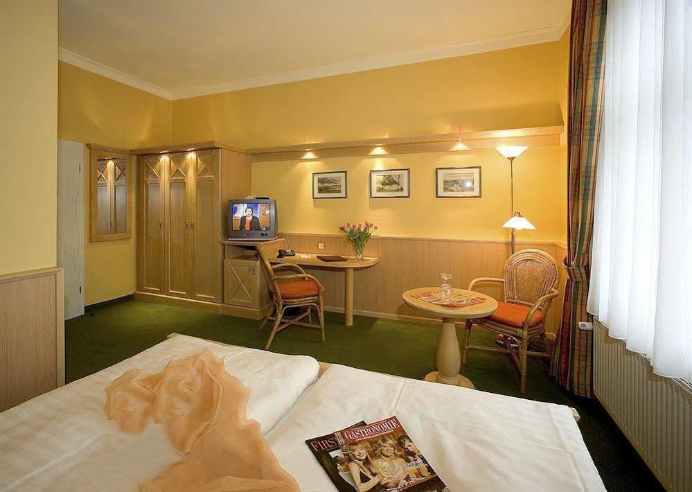 Hotel Duenenschloss Mit Private Spa Zinnowitz Bagian luar foto